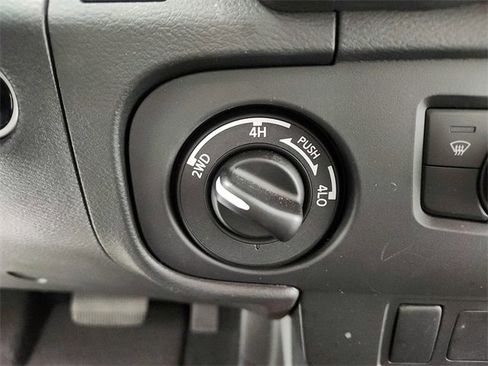 Used 2025 Nissan Frontier PRO-4X image 26