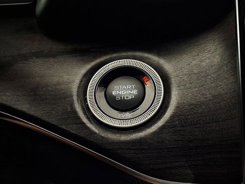 Used 2022 Jeep Grand Cherokee L Overland w/ Luxury Tech Group IV image 17