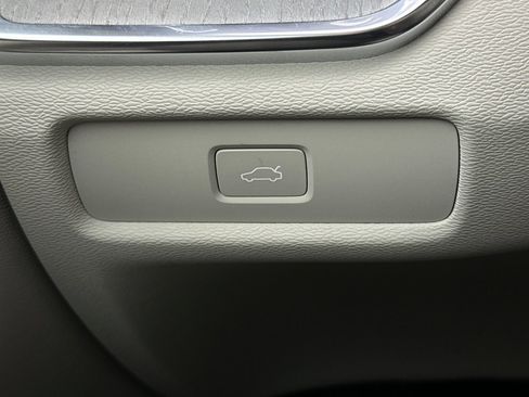 New 2026 Volvo V60 B5 Cross Country Plus w/ Climate Package image 32