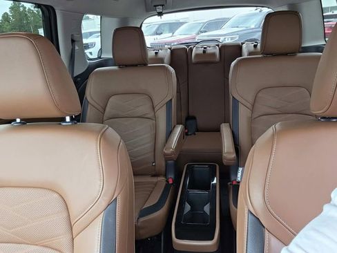 Used 2025 Nissan Pathfinder Platinum FWD image 20