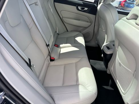 Certified 2024 Volvo XC60 B5 Core AWD/4WD image 39