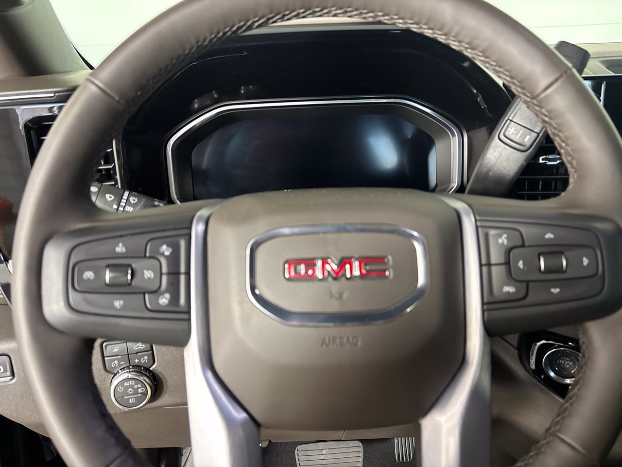Used 2026 GMC Sierra 1500 SLT w/ X31 Off-Road Package AWD/4WD image 11