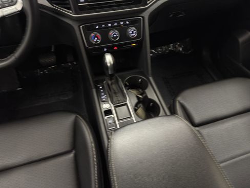 Used 2023 Volkswagen Atlas SE image 33