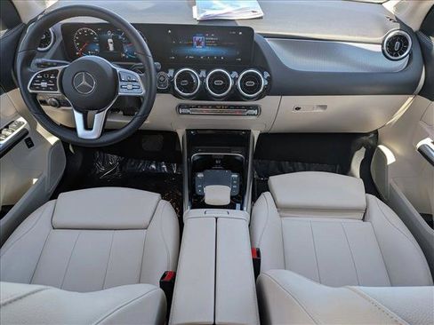 Certified 2022 Mercedes-Benz GLA 250 image 17