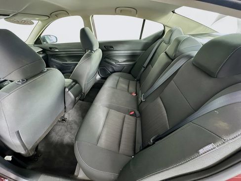 Certified 2025 Nissan Altima 2.5 SV FWD image 30