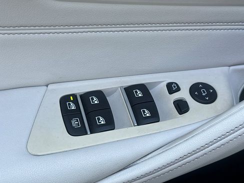 Certified 2023 BMW 530e xDrive w/ Executive Package image 13