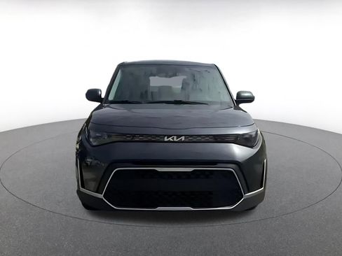 Used 2025 Kia Soul LX w/ LX Technology Package FWD image 3