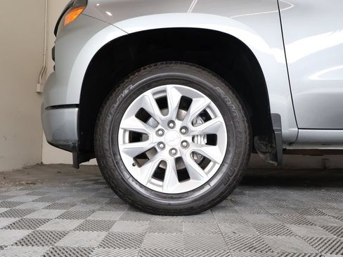 Used 2025 Chevrolet Silverado 1500 Custom RWD image 9