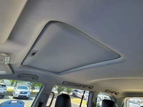 Used 2021 Nissan Armada SL w/ Captain's Chairs Package RWD image 9