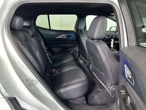 Used 2024 Chevrolet Equinox EV LT image 33