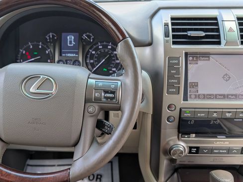 Used 2015 Lexus GX 460 Luxury AWD/4WD image 29