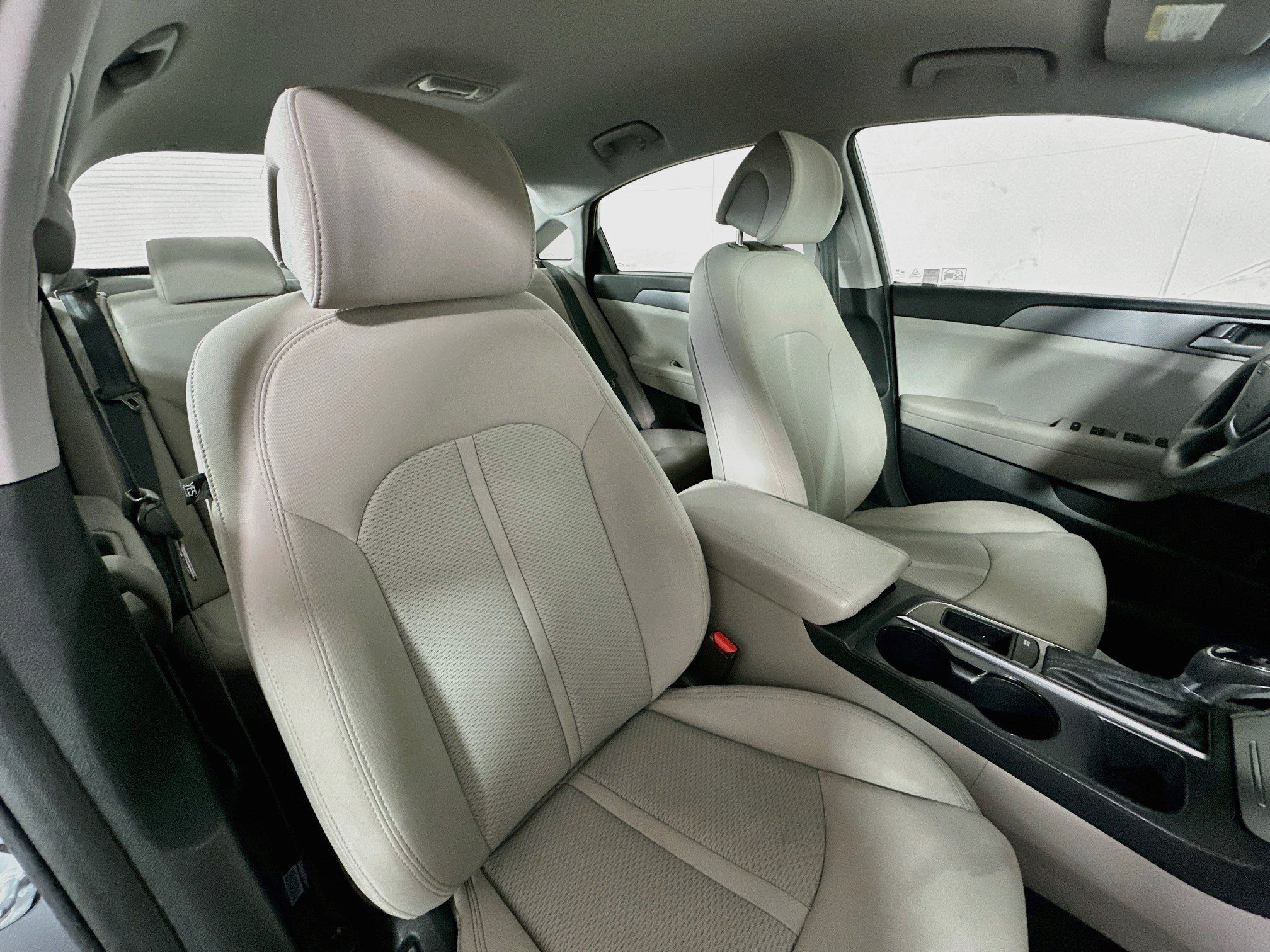Used 2017 Hyundai Sonata SE FWD image 25