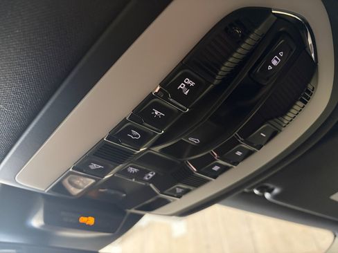 Certified 2026 Porsche Macan AWD/4WD image 44