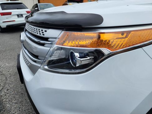 Used 2014 Ford Explorer XLT w/ Equipment Group 202A AWD/4WD image 36