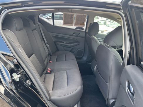 Used 2025 Nissan Altima 2.5 SV FWD image 25