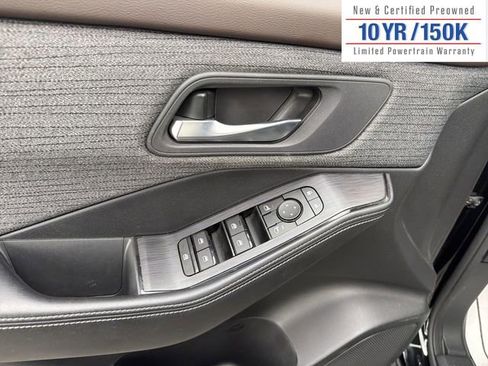 Used 2023 Nissan Rogue SV image 15