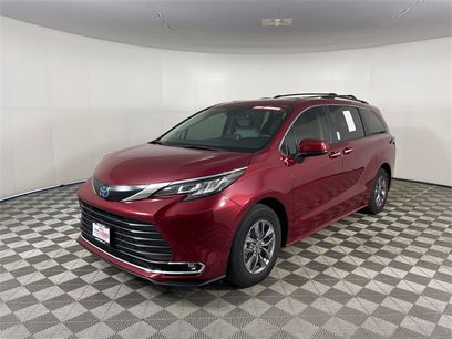 Used 2023 Toyota Sienna XLE