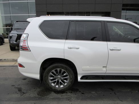 Used 2018 Lexus GX 460 Luxury w/ Preferred Accessory Package AWD/4WD image 10