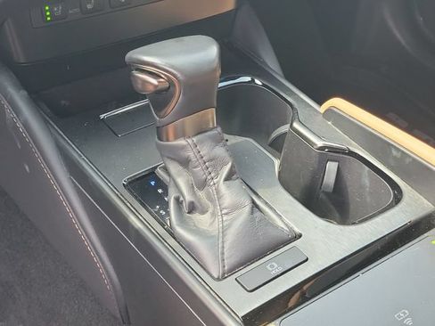 Used 2024 Lexus ES 250 w/ Premium Package AWD/4WD image 36