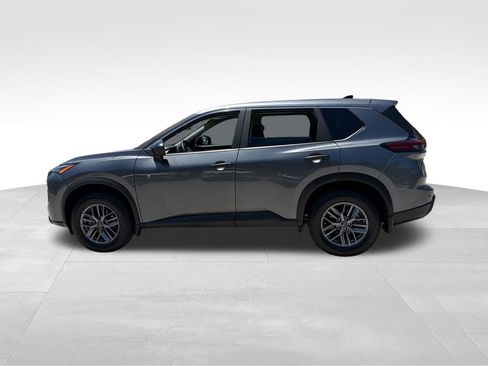 Used 2025 Nissan Rogue S FWD image 4