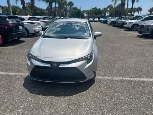 Used 2023 Toyota Corolla LE FWD image 5