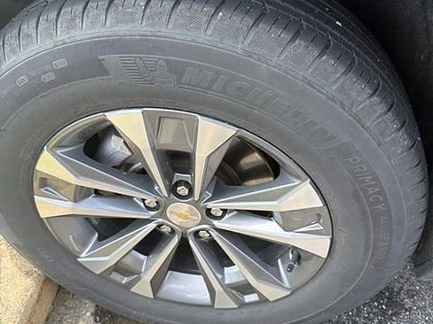 Used 2025 Chevrolet Equinox LT w/ Convenience Package II AWD/4WD image 5