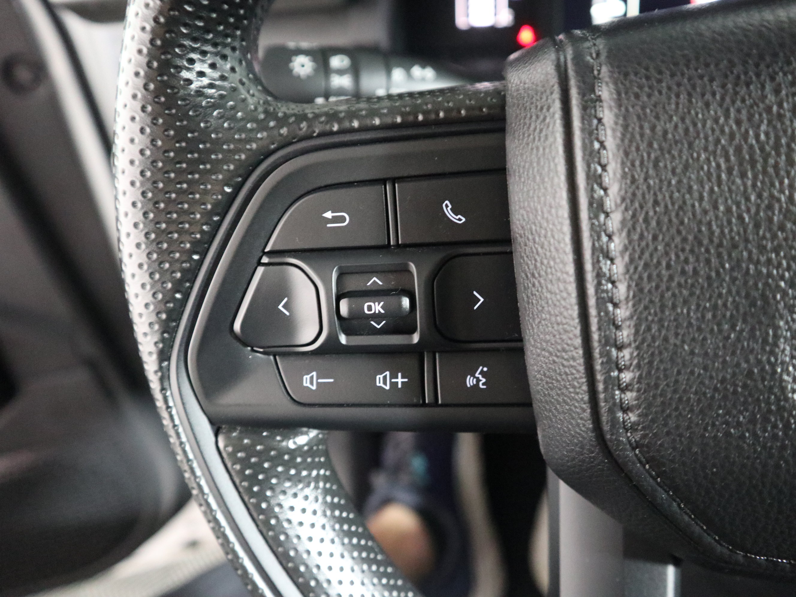 Used 2025 Toyota Tacoma SR5 AWD/4WD image 27