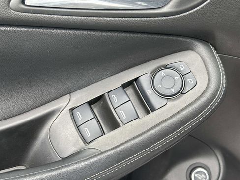 Used 2022 Buick Encore GX Select FWD image 11