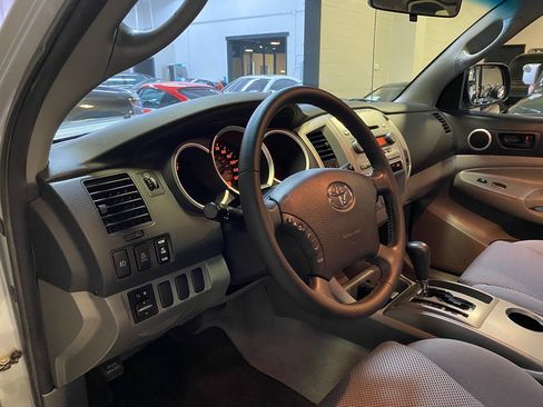 Used 2006 Toyota Tacoma PreRunner RWD image 11