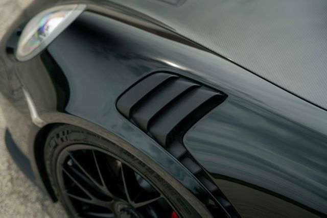 Used 2019 Porsche 911 GT3 RS w/ Weissach Package RWD image 32