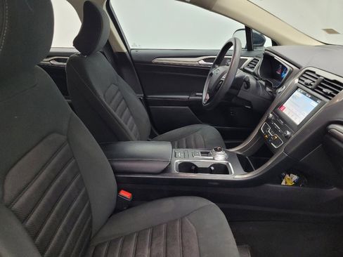 Used 2019 Ford Fusion SE image 21
