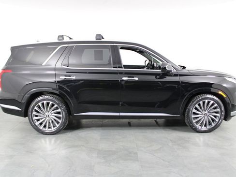 Used 2023 Hyundai Palisade Calligraphy image 14