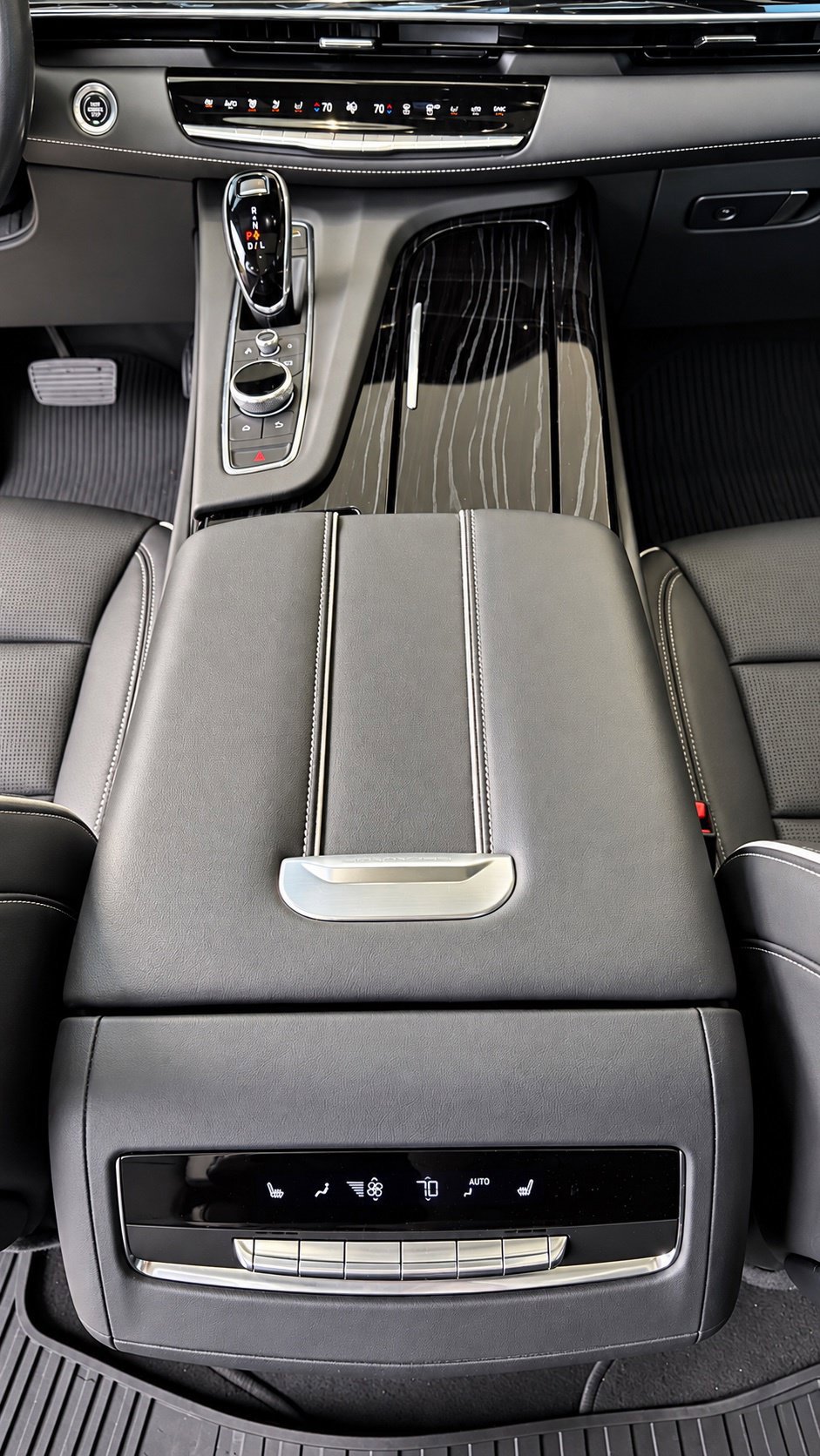 Used 2023 Cadillac Escalade ESV Sport RWD image 15