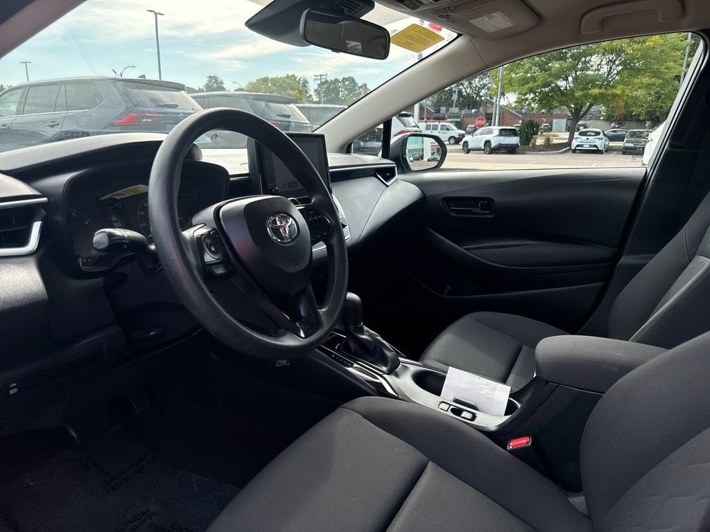 Used 2024 Toyota Corolla LE FWD image 13