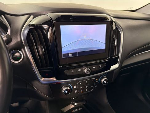 Used 2022 Chevrolet Traverse LT image 17
