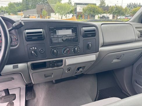 Used 2006 Ford F250 XLT AWD/4WD image 6