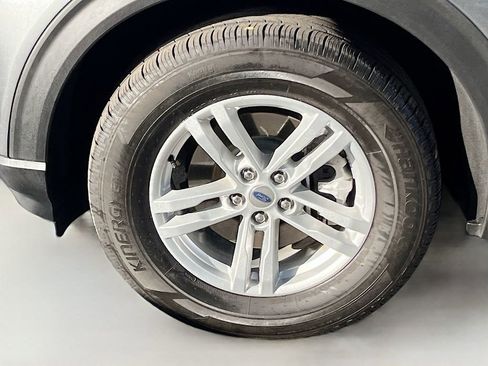 Used 2024 Ford Explorer XLT w/ Equipment Group 202A image 30