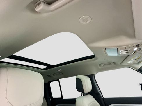 Used 2023 Land Rover Defender 130 First Edition image 17