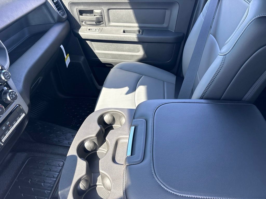 New 2026 RAM 5500 Tradesman w/ Chrome Appearance Group AWD/4WD image 23