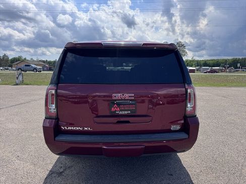 Used 2020 GMC Yukon XL SLT w/ Open Road Package AWD/4WD image 8