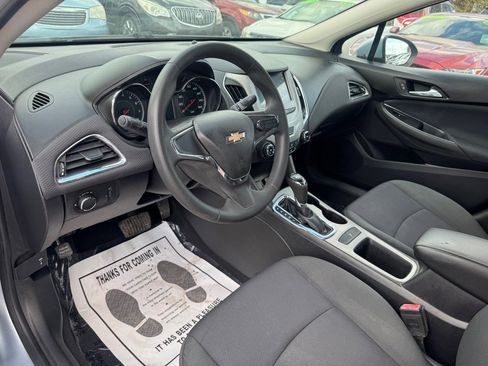 Used 2017 Chevrolet Cruze LS image 8
