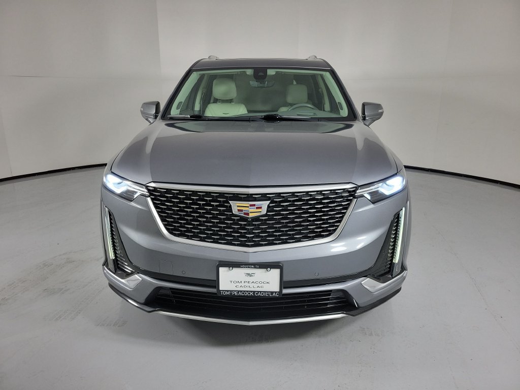 Used 2020 Cadillac XT6 Premium Luxury FWD image 2