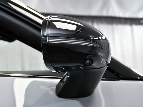 Used 2022 Mercedes-Benz SL 63 AMG 4MATIC w/ Driver Assistance Package image 85