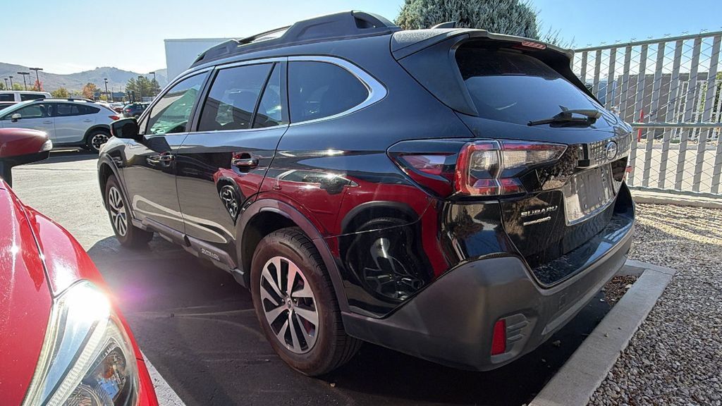 Used 2021 Subaru Outback AWD/4WD image 3