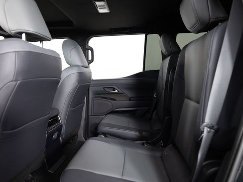 Used 2025 Lexus GX 550 w/ Cold Area Package AWD/4WD image 19