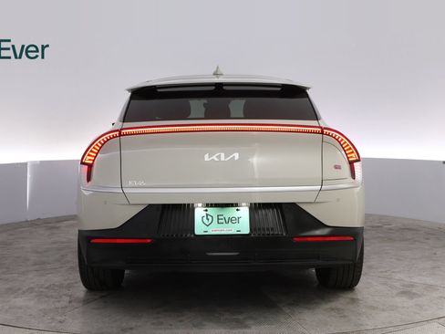 Used 2024 Kia EV6 Light RWD image 10