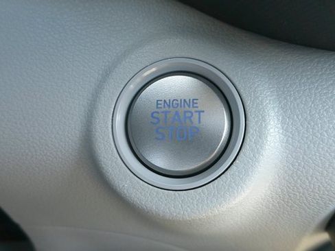 Certified 2024 Hyundai Venue SEL image 11