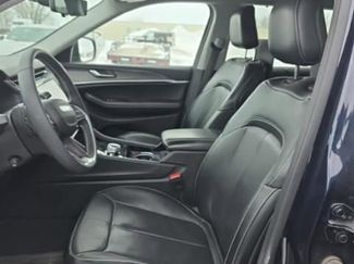 Used 2023 Jeep Grand Cherokee L Limited w/ Luxury Tech Group II video 4