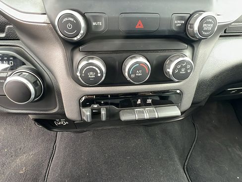 Used 2024 RAM 2500 Big Horn w/ Bed Utility Group image 32