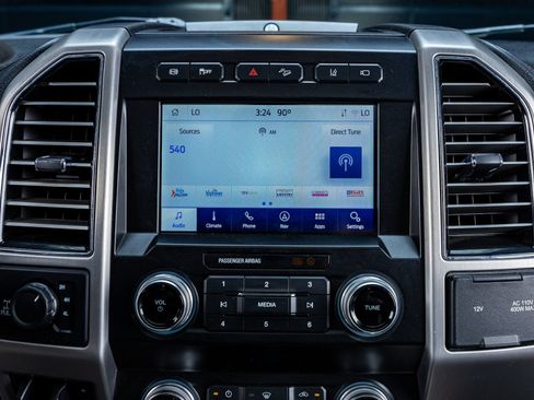 Used 2020 Ford F250 Platinum w/ FX4 Off-Road Package AWD/4WD image 21